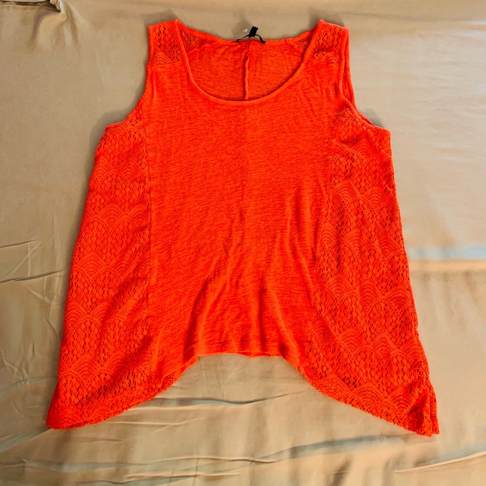 Women’s Cable & Gauge tank with crochet detail